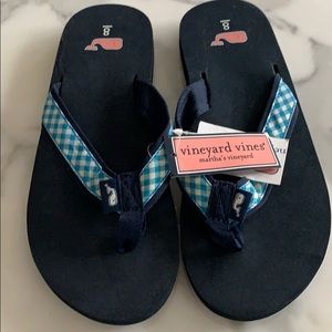 Vineyard Vines flip flops